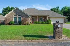 3740 Castlegate Drive, Paris, TX 75462