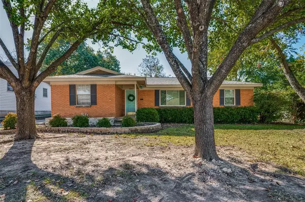 3263 Bilglade Road, Fort Worth, TX 76133