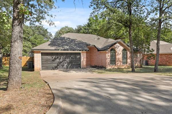 Azle, TX 76020,413 Meadowcrest Drive