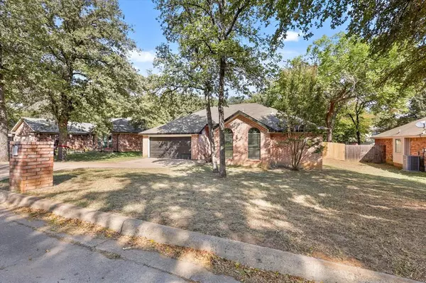 Azle, TX 76020,413 Meadowcrest Drive