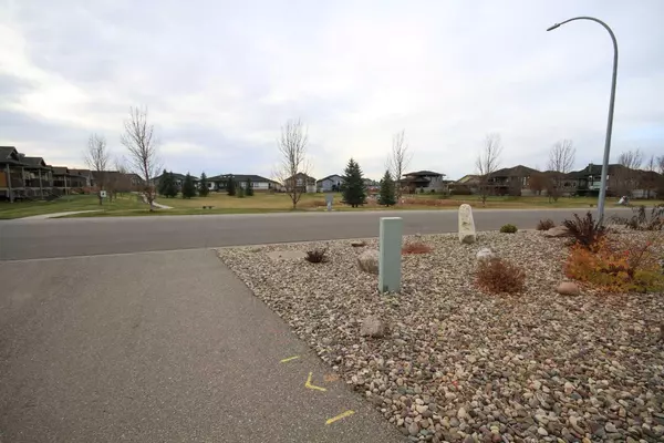 Taber, AB T1G 1M4,6 Prairie Lake Court