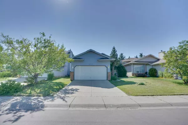 9029 21 ST Southeast, Calgary, AB T2C 3W7