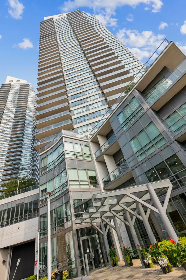 Toronto W06, ON M8V 0B1,2240 Lakeshore BLVD W #1208