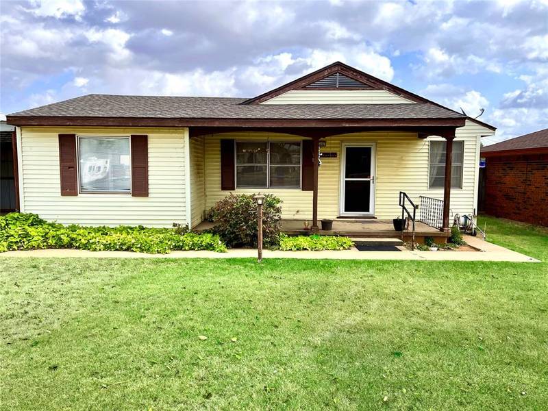 506 N Wolfley Street, Elk City, OK 73644