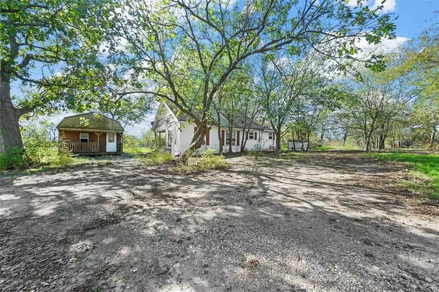 1406 County Road 1030, Corsicana, TX 75110