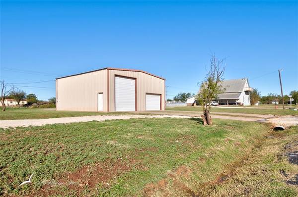 2002 Avenue L, Anson, TX 79501