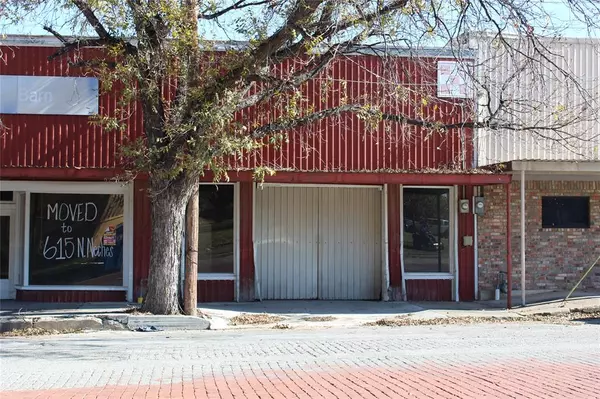 Coleman, TX 76834,106 East Street