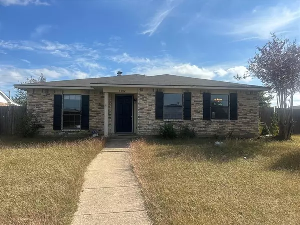 3202 Rose Hill Road, Carrollton, TX 75007