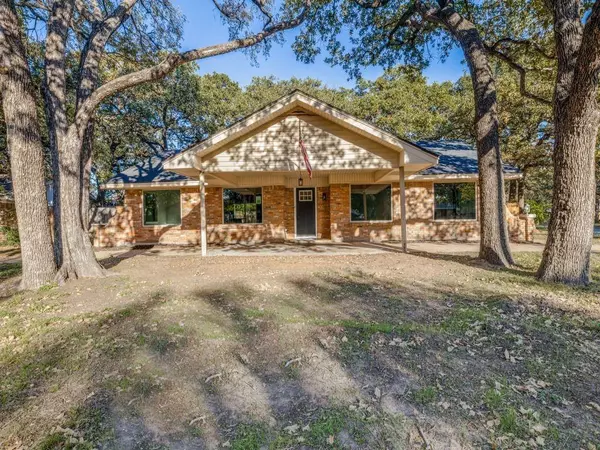 300 Cooper Drive, Hurst, TX 76053