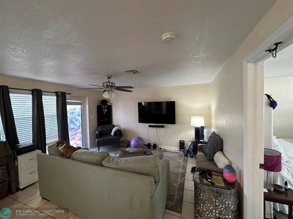 Lauderdale By The Sea, FL 33308,4637 N Ocean Dr  #10