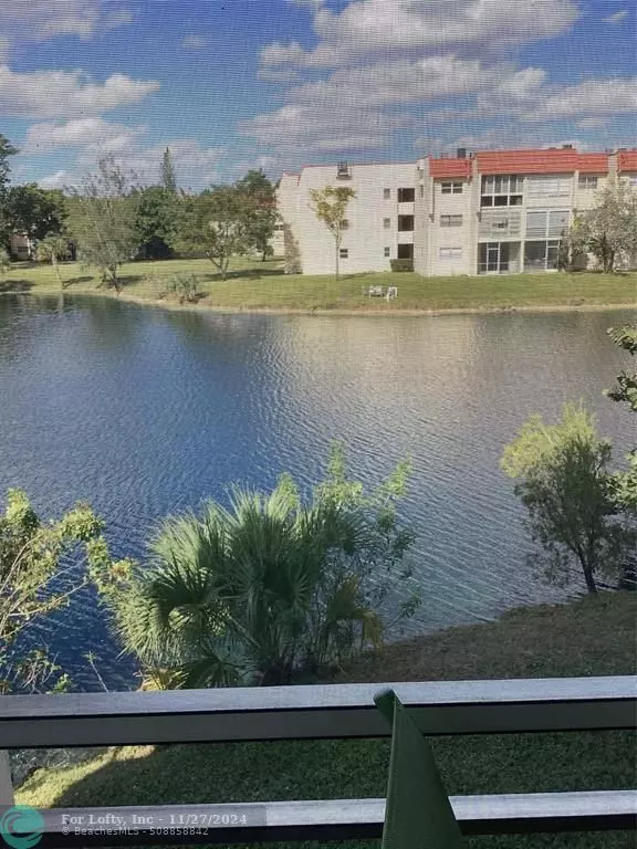 Fort Lauderdale, FL 33322,3001 Sunrise Lakes Dr  #207