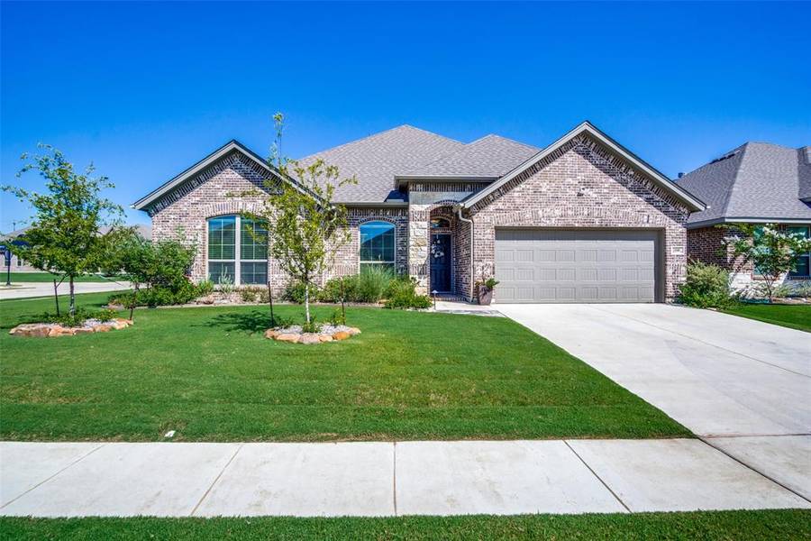 140 Colonial Drive, Joshua, TX 76058