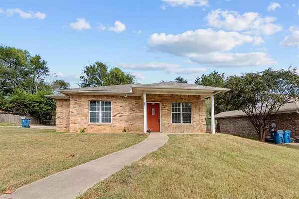 313 Half Street, Lindale, TX 75771