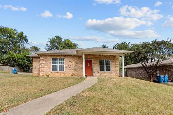 313 Half Street, Lindale, TX 75771