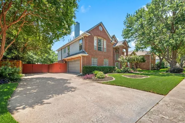 Grapevine, TX 76051,2820 Southshore Drive