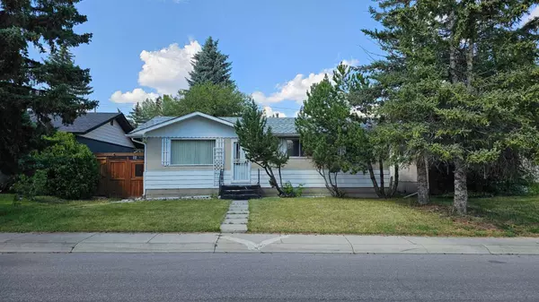 264 99 AVE SE, Calgary, AB T2J 0J1