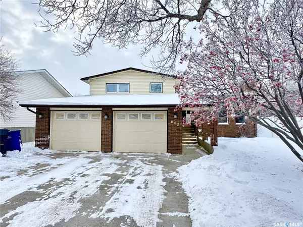 602 Brimacombe DRIVE, Weyburn, SK S4H 2P4