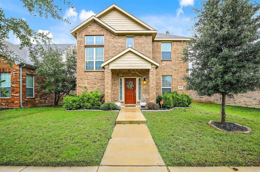 1918 Parkside Lane, Lancaster, TX 75146