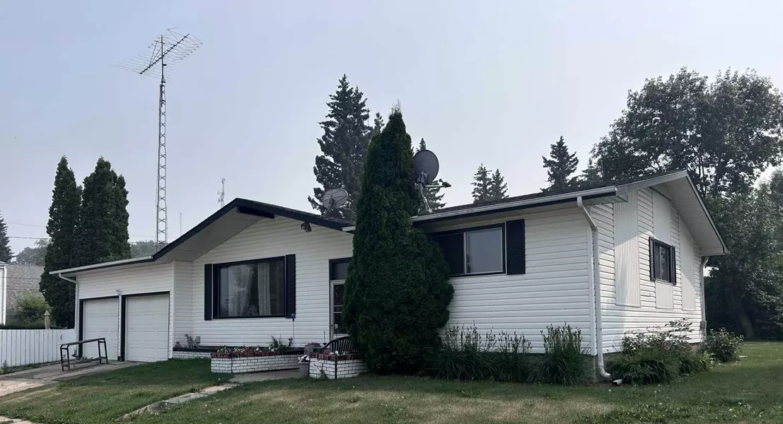 4739 53 ST, Innisfree, AB T0B 2G0