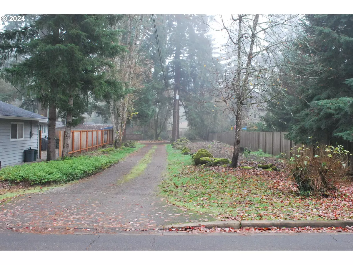 Lake Oswego, OR 97035,5174 Lakeview BLVD