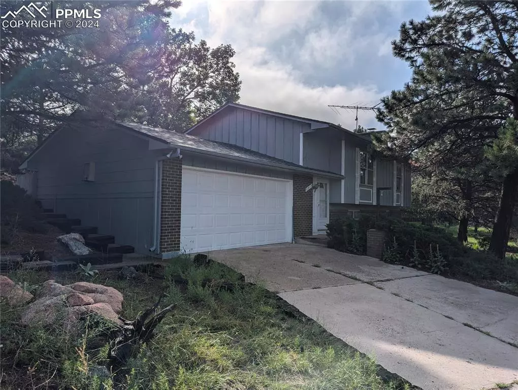 Colorado Springs, CO 80918,5215 Diamond DR