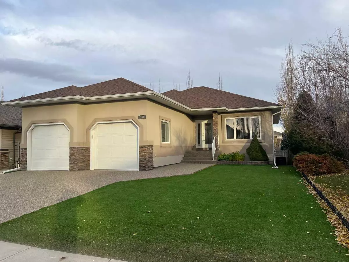 Lethbridge, AB T1K 8B8,331 Couleecreek CT South