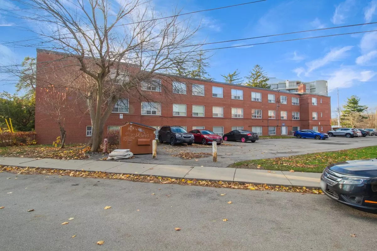 Hamilton, ON L8S 2N5,57 Mericourt RD #201