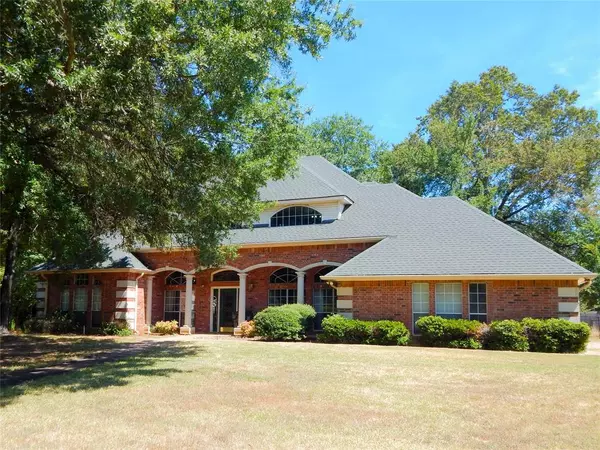 343 Deer Valley Drive, Powderly, TX 75473