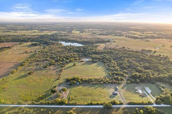 5076 County Road 4010,  Blooming Grove,  TX 76626