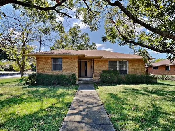 2404 Bentley Avenue, Dallas, TX 75211