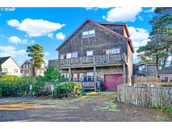 388 BELLA BEACH DR, Depoe Bay, OR 97341