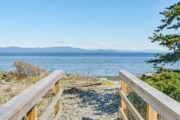 Qualicum Beach, BC V9K 2E1,6050 Island Hwy W #52