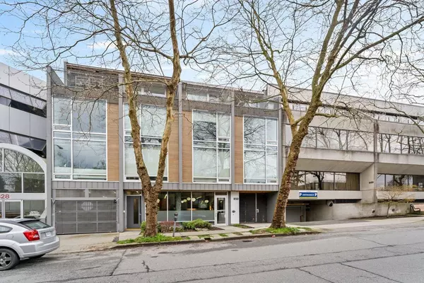 848 W 8TH AVENUE, Vancouver, BC V5Z 1E2