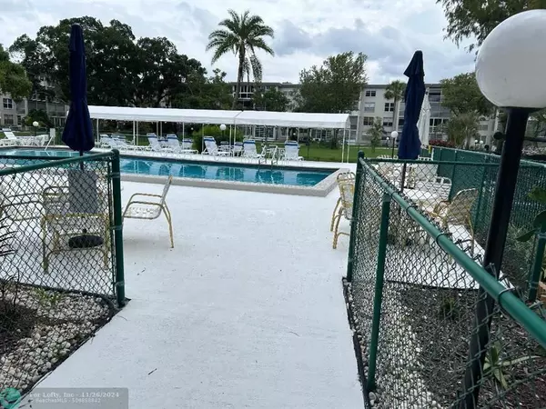 Lauderdale Lakes, FL 33313,4898 NW 29 Ct  #210