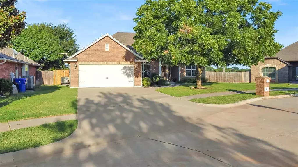 3420 Valley Hollow, Norman, OK 73071