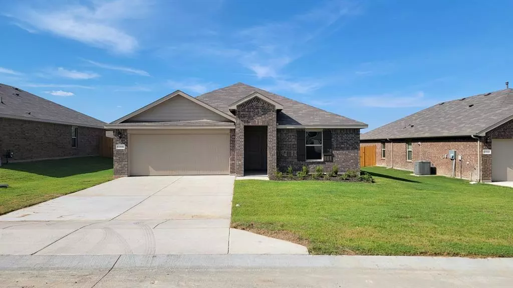 13508 GUNSMOKE Lane, Cresson, TX 76035