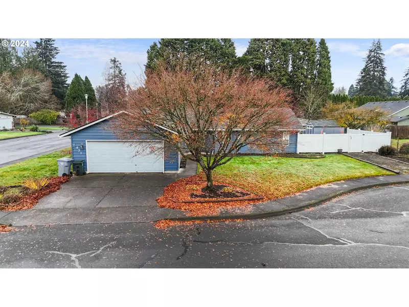 423 NE 14TH PL, Canby, OR 97013