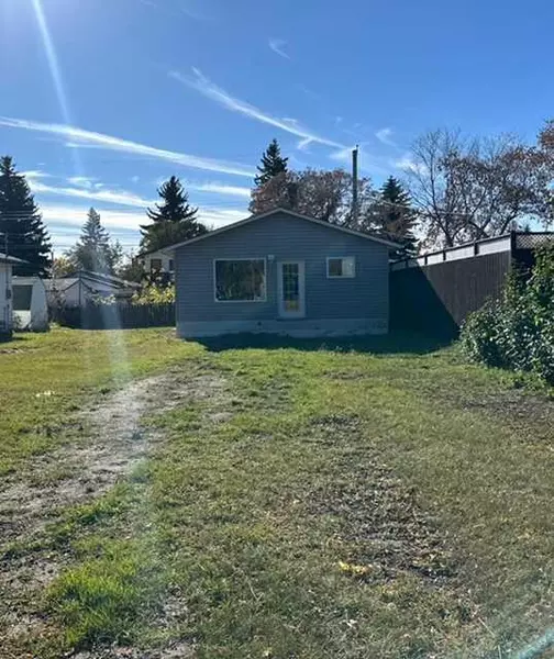 733 9 AVE, Wainwright, AB T9W 1H7