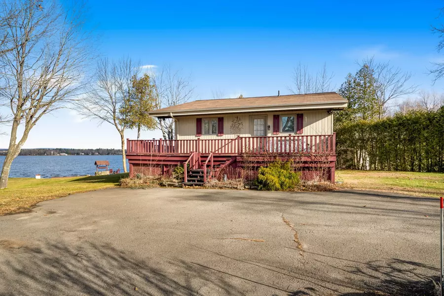 2747 FRONT ROAD EAST RD E, East Hawkesbury, ON K6A 2R2