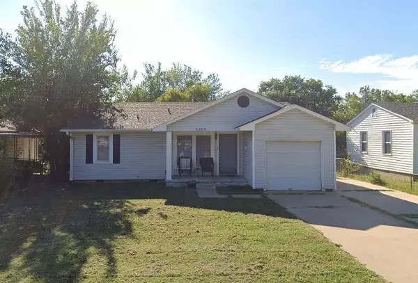 1610 N Center Avenue, Shawnee, OK 74804