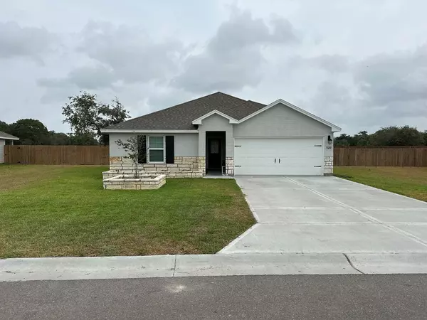 145 Aruba Dr, Rockport, TX 78382