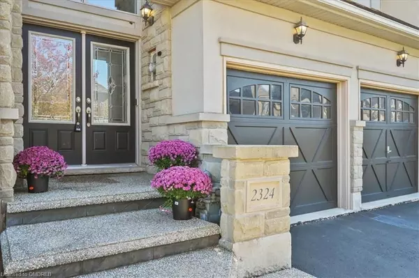 Oakville, ON L6M 0E8,2324 WUTHERING HEIGHTS WAY