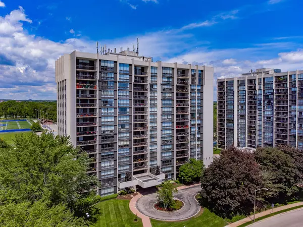 Oakville, ON L6L 5L6,2185 Marine DR #1402