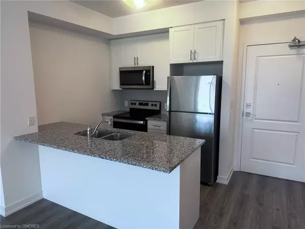 Hamilton, ON L8B 1Z2,450 DUNDAS ST #403