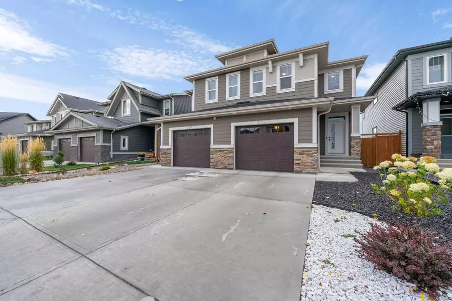 215 Creekstone WAY SW, Calgary, AB T2X 4R2