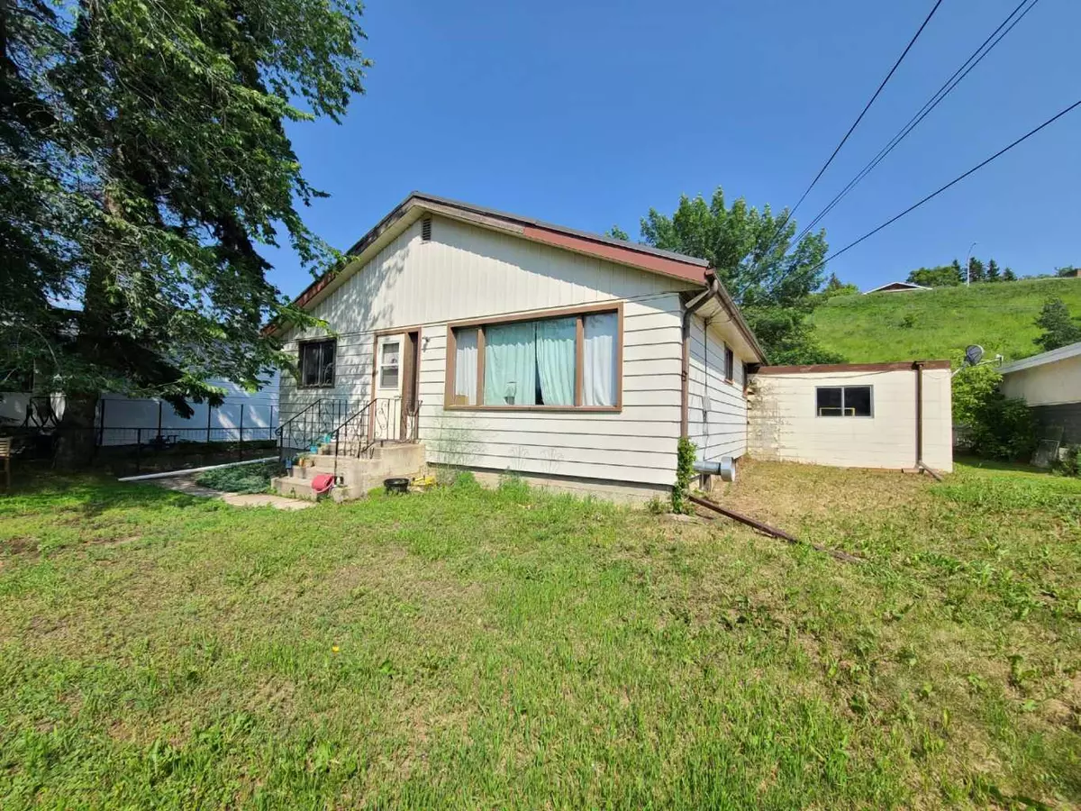 Peace River, AB T8S 1L5,10820 103A ST