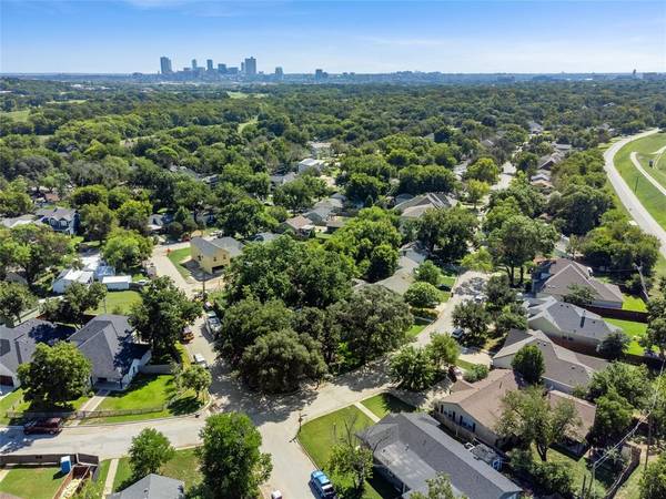 860 Edgefield Road, Fort Worth, TX 76107