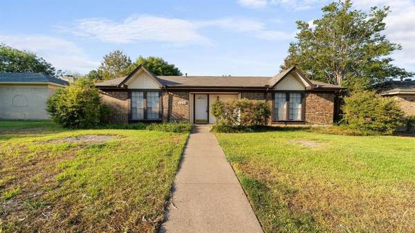 1529 Leicester Street, Garland, TX 75044