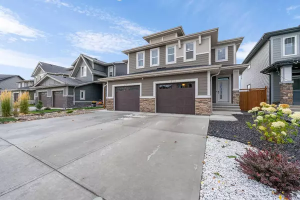 215 Creekstone WAY SW, Calgary, AB T2X 4R2