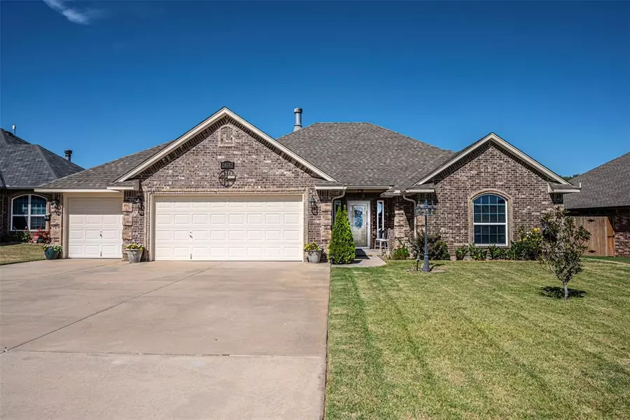 20747 Twisted Oak Road, Harrah, OK 73045